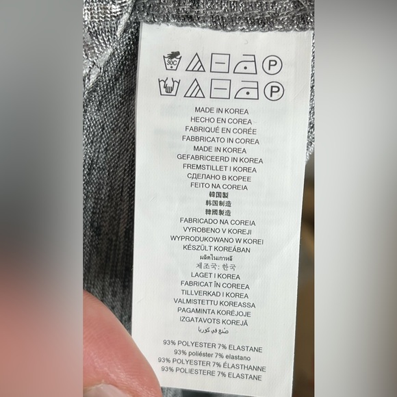 NWT - MICHAEL Michael Kors Metallic Cold-Shoulder Long Sleeve Top Size Medium - Picture 9 of 9